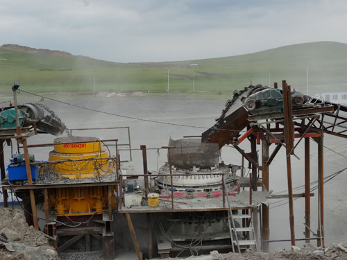 內蒙古呼倫貝爾SC1380復合圓錐破碎機客戶現場