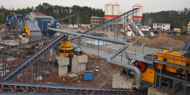 湖南衡陽200噸/小時花崗巖破碎篩分生產(chǎn)線